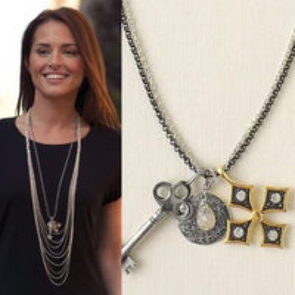 Stella and Dot Liv charm necklace